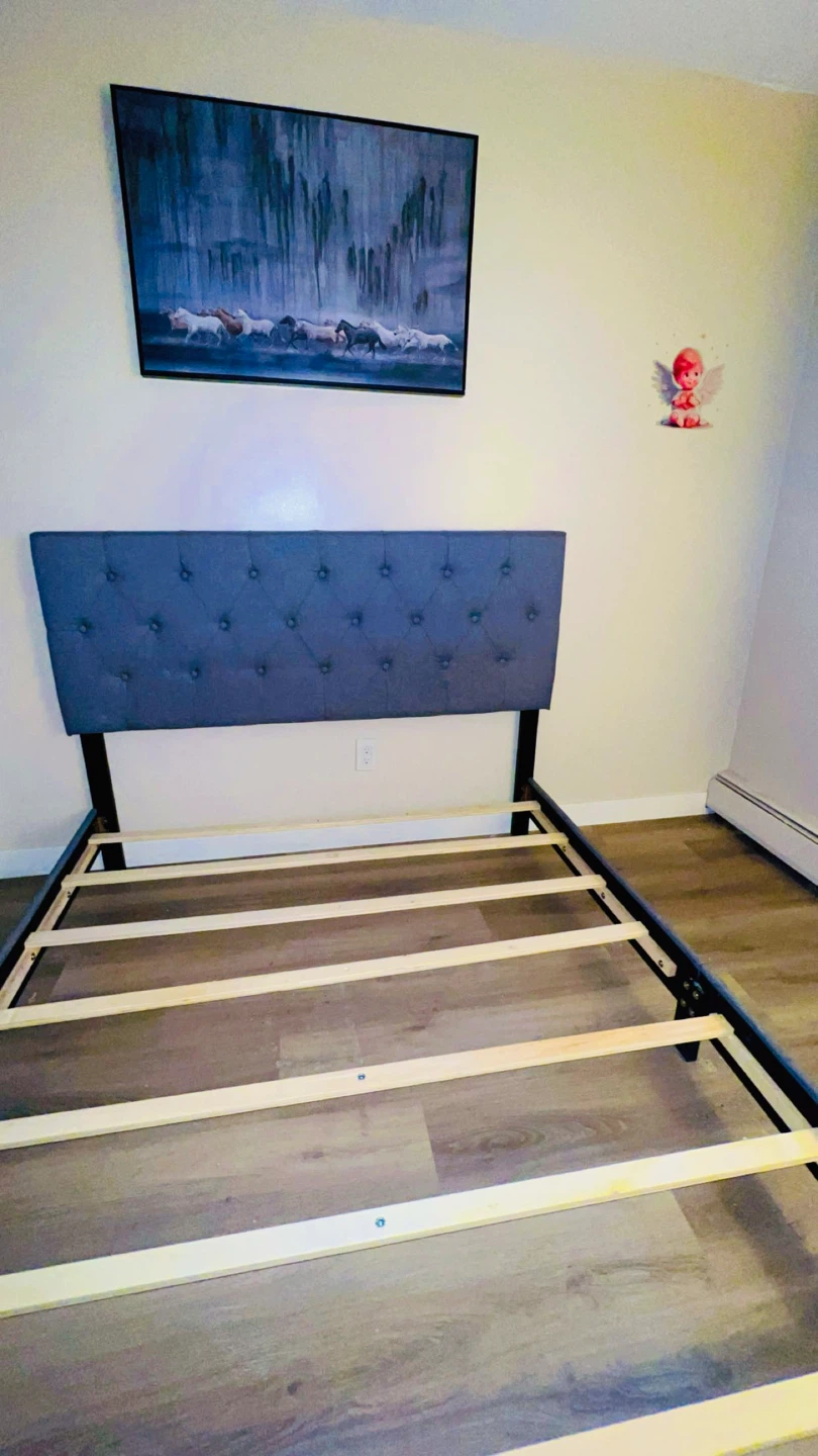 Grey Tufted Upholstered Bed Frame - photo 4