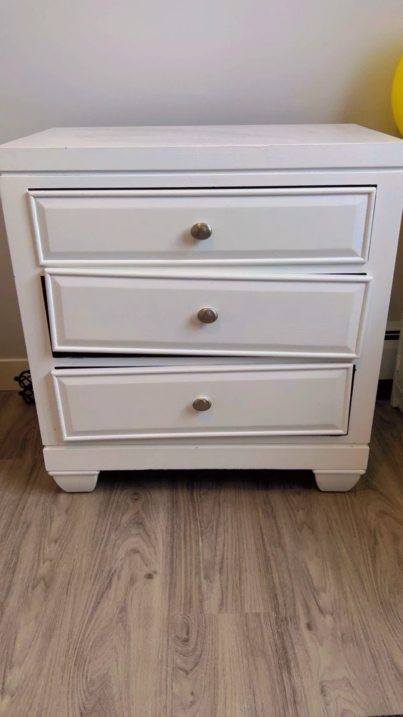 White 3-Drawer Nightstand - photo 2