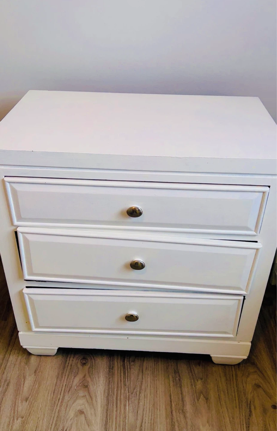 White 3-Drawer Nightstand