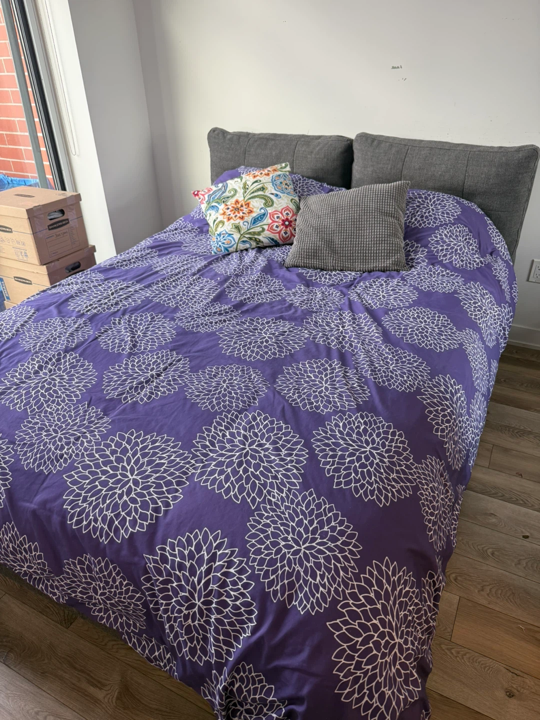 Queen size bed