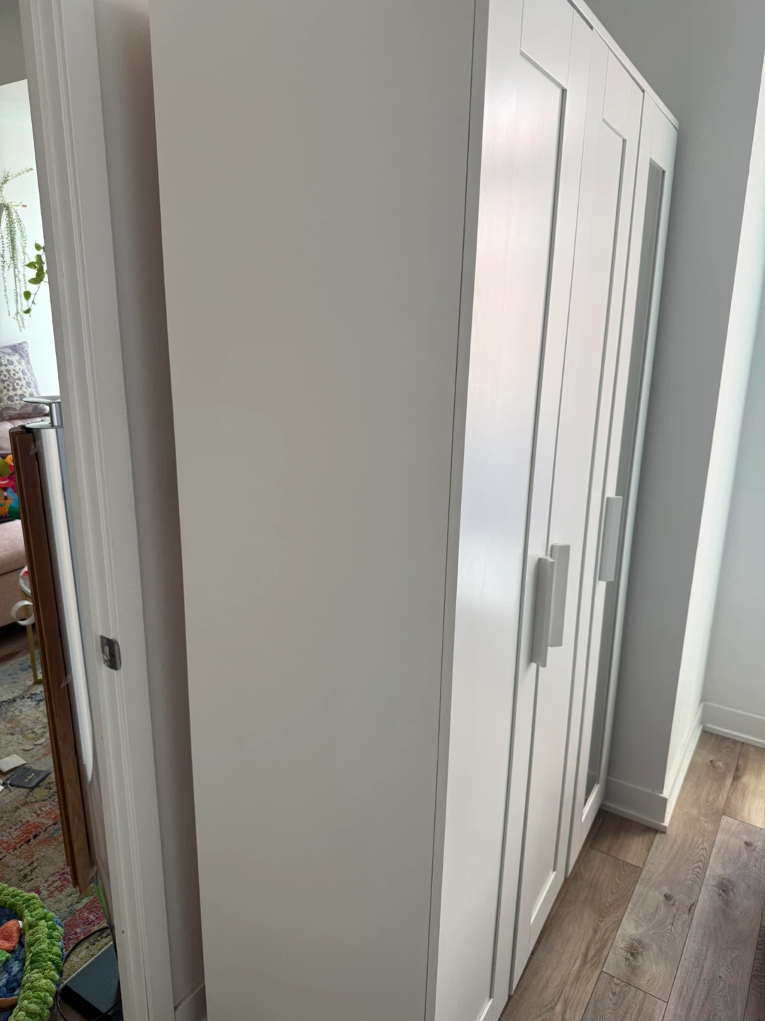 IKEA brimnes 3-door wardrobe with mirror - photo 2
