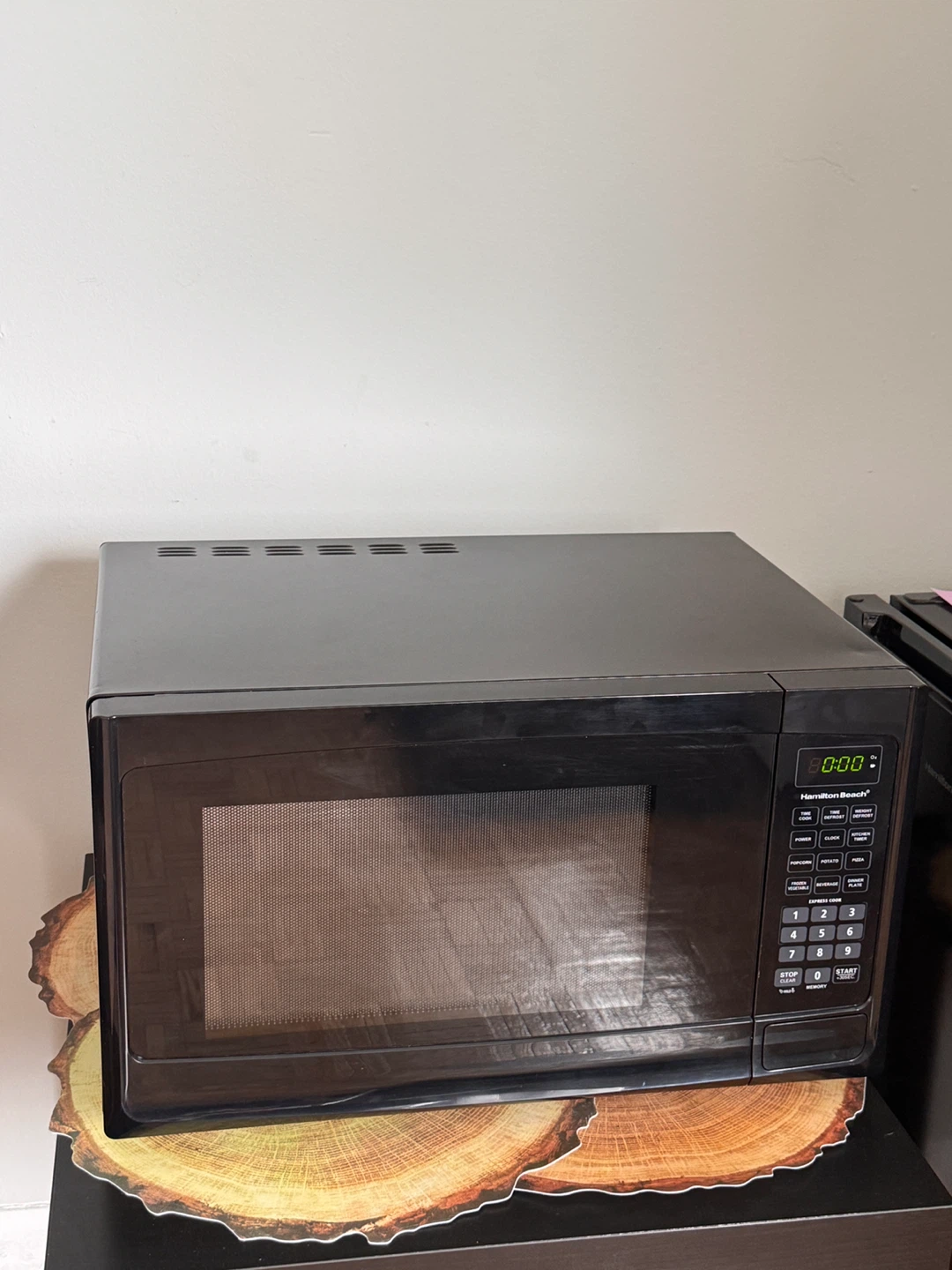 Hamilton Beach Microwave Oven - photo 2