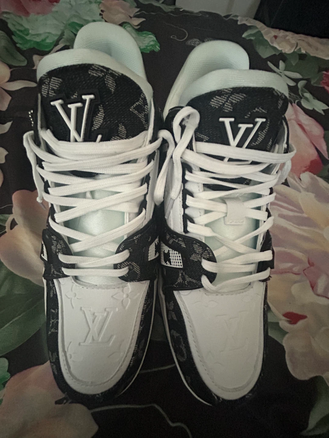 Louis Vuitton White & Black Monogram Sneakers - photo 3