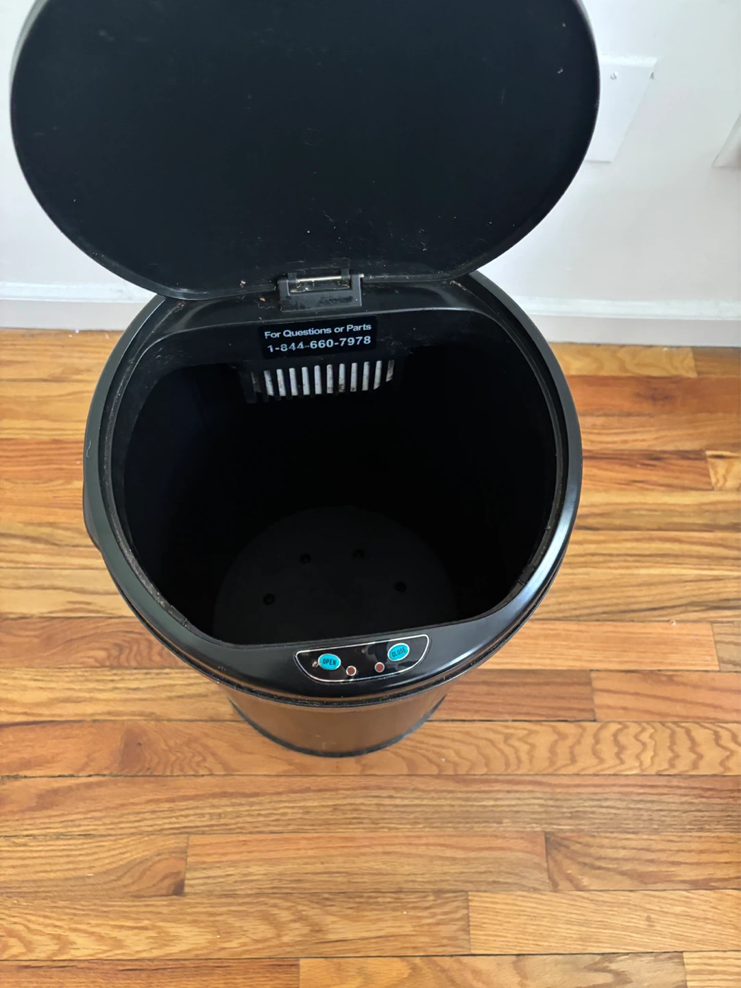 (Free) Touch-free 8 Gal/30 Liter Sensor Garbage Bin - photo 3