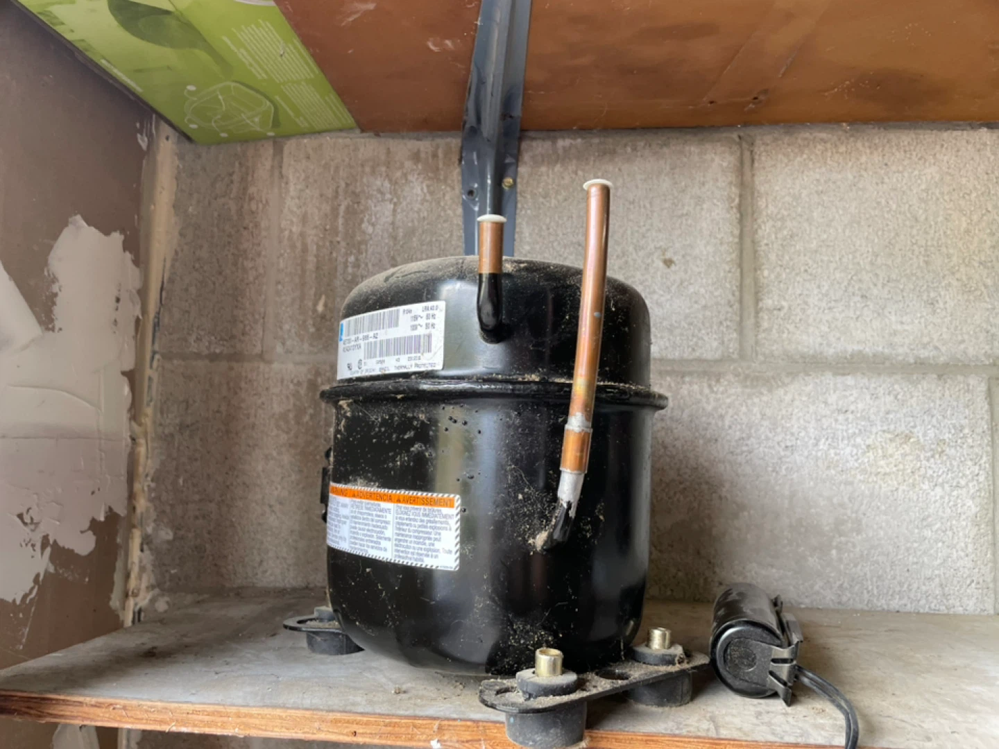 AE700-AR-986-A2 Refrigerator Compressor - photo 2