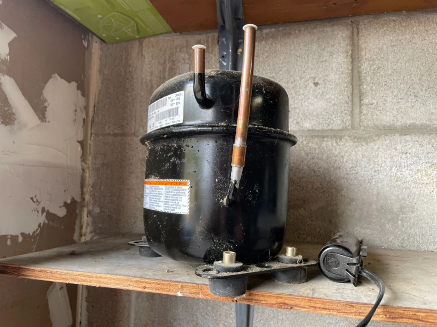 AE700-AR-986-A2 Refrigerator Compressor - photo 3