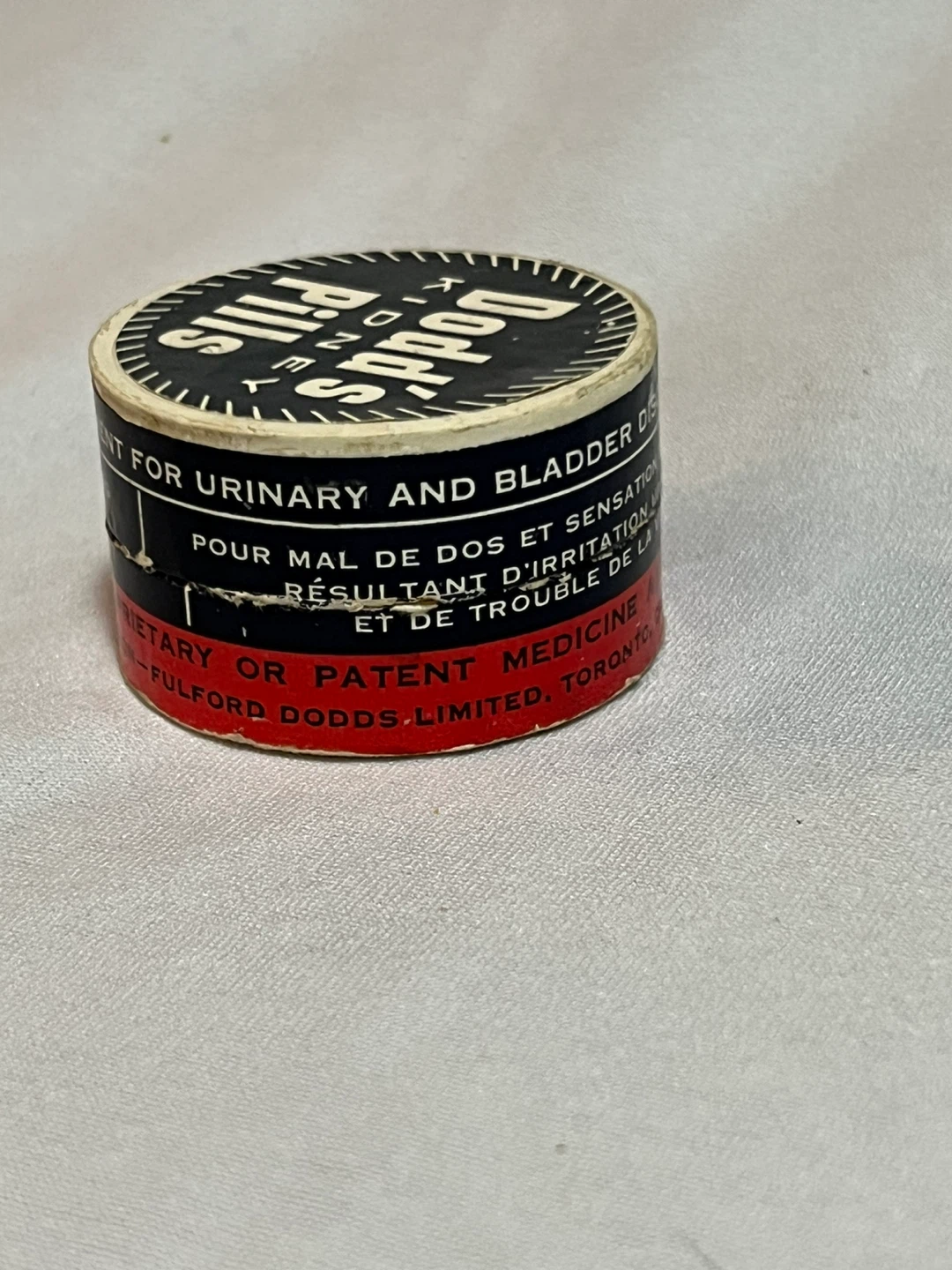 Antique Dodd’s Kidney Pills Container - photo 3