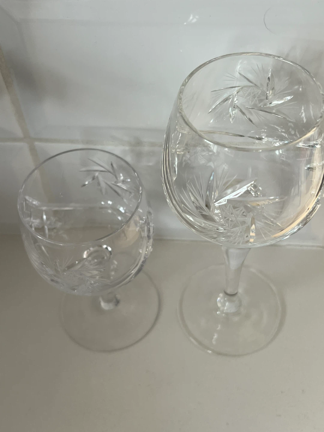 Two Set of Four Pinwheel Wine Glasses - photo 2