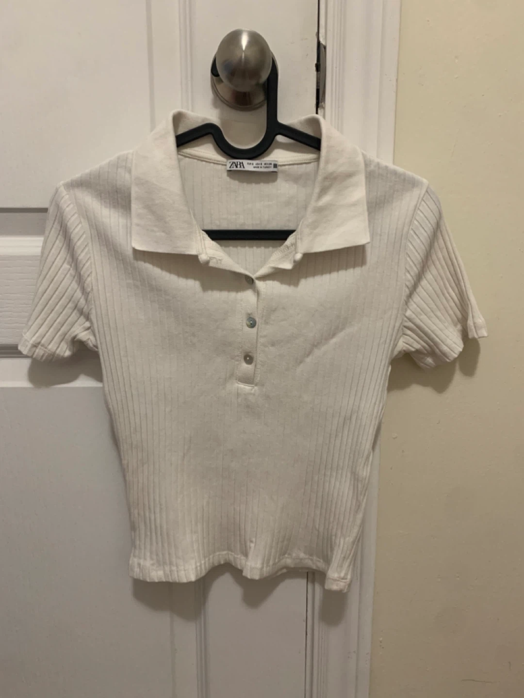 Zara Ribbed Button Crop Top