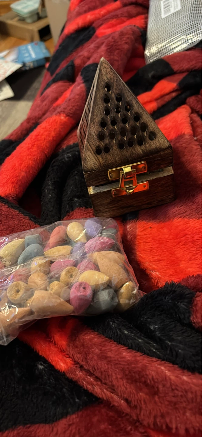 Wooden Pyramid Incense Burner with Mixed Incense Cones - photo 2