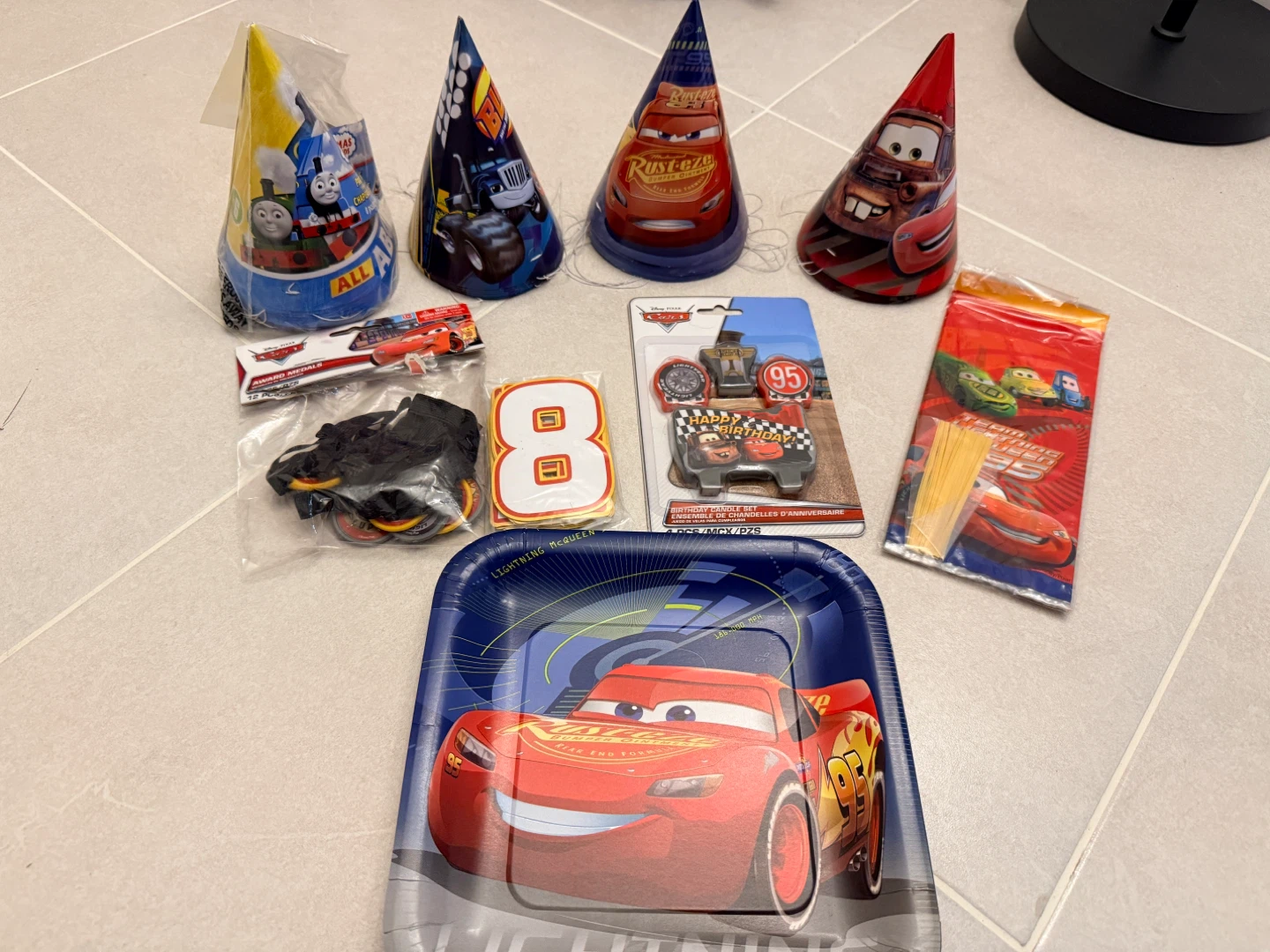 Disney Cars Lightning McQueen Birthday Party Supplies Set