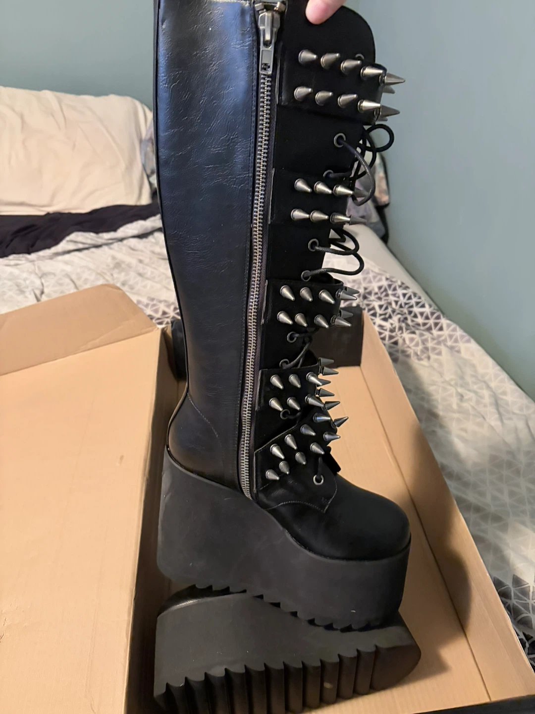 Dolls kill woman’s platform boots - photo 4