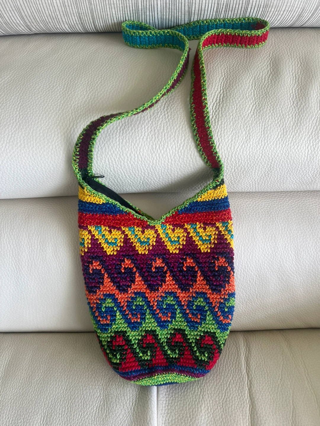 Hand-knitted bags  with embroidered flowers - photo 4
