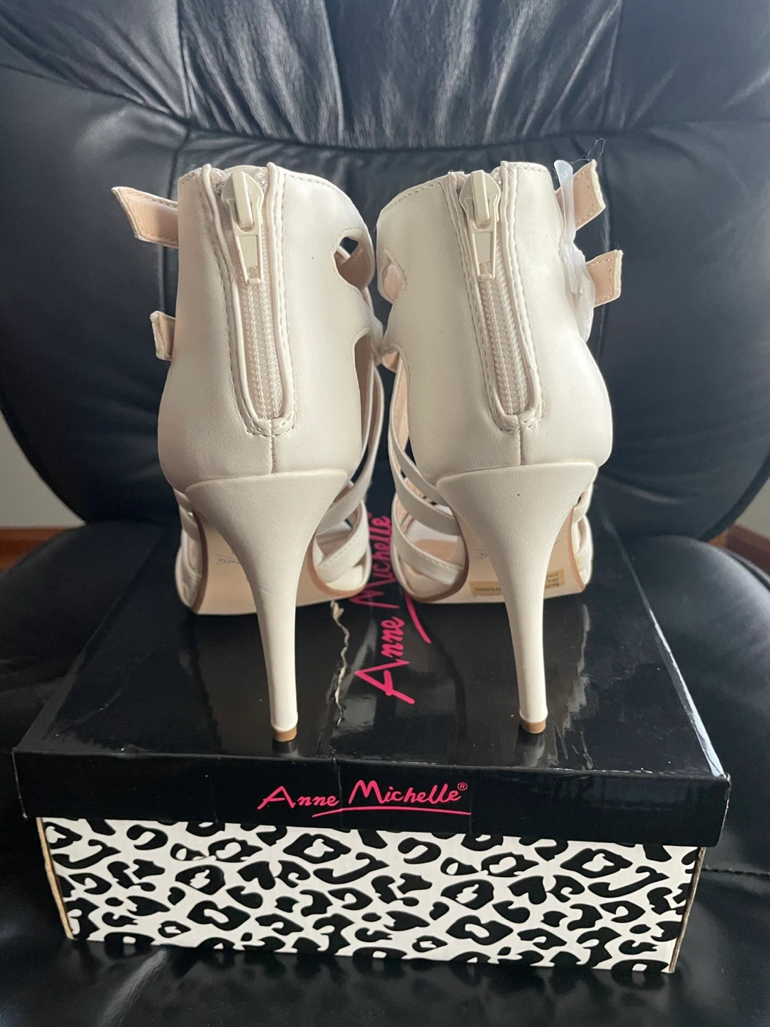 New white sandals - photo 4