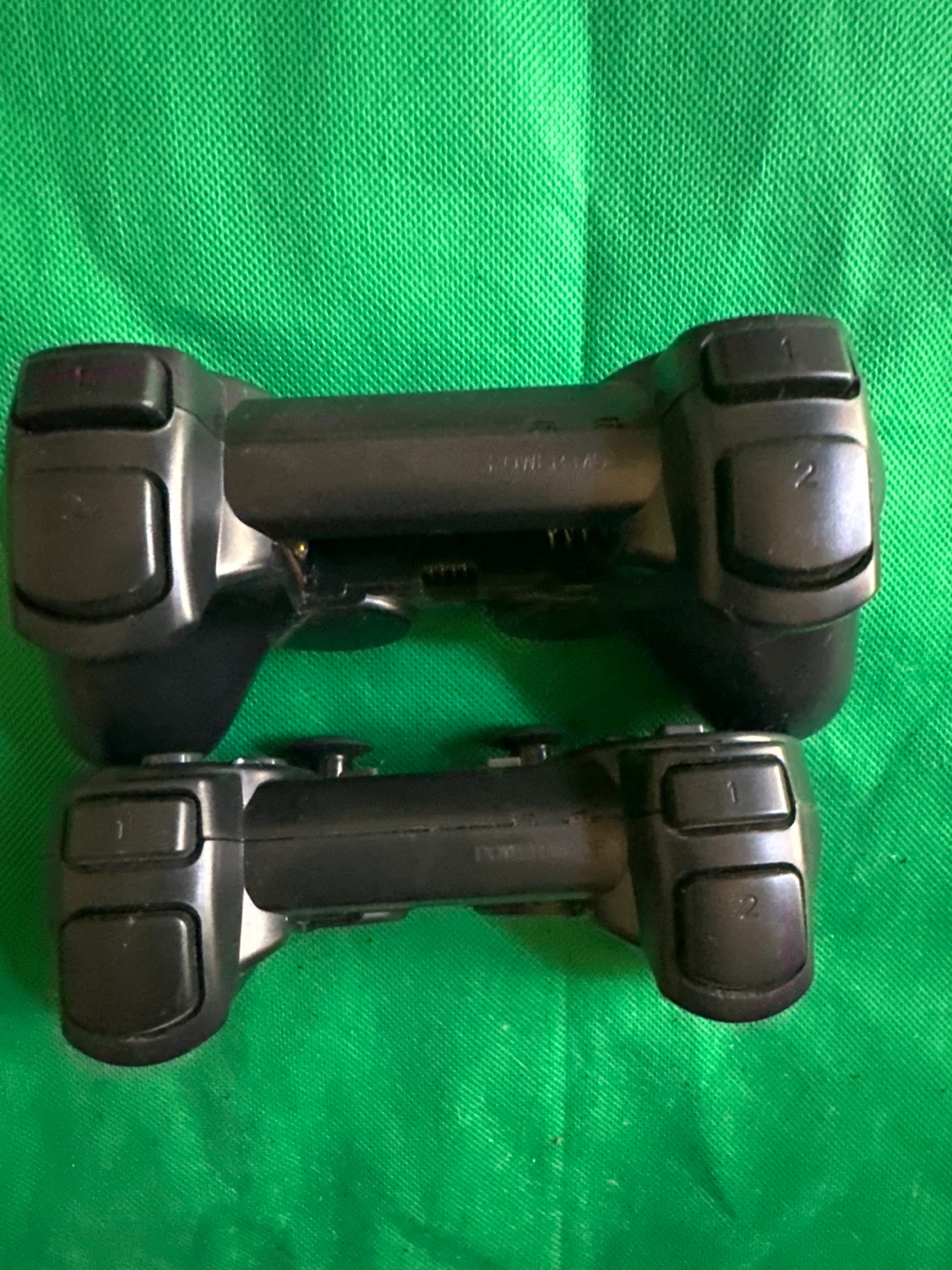 2x Black Wireless Game Controllers - photo 5