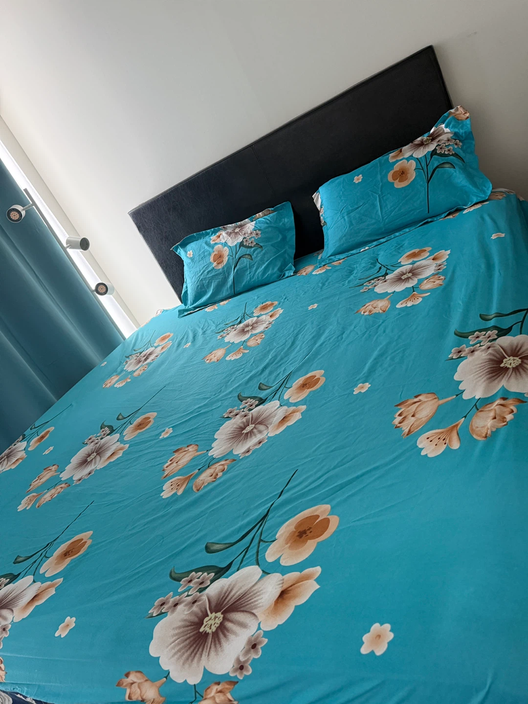 King Size Bed Frame with Headboard – Excellent Condition - photo 4