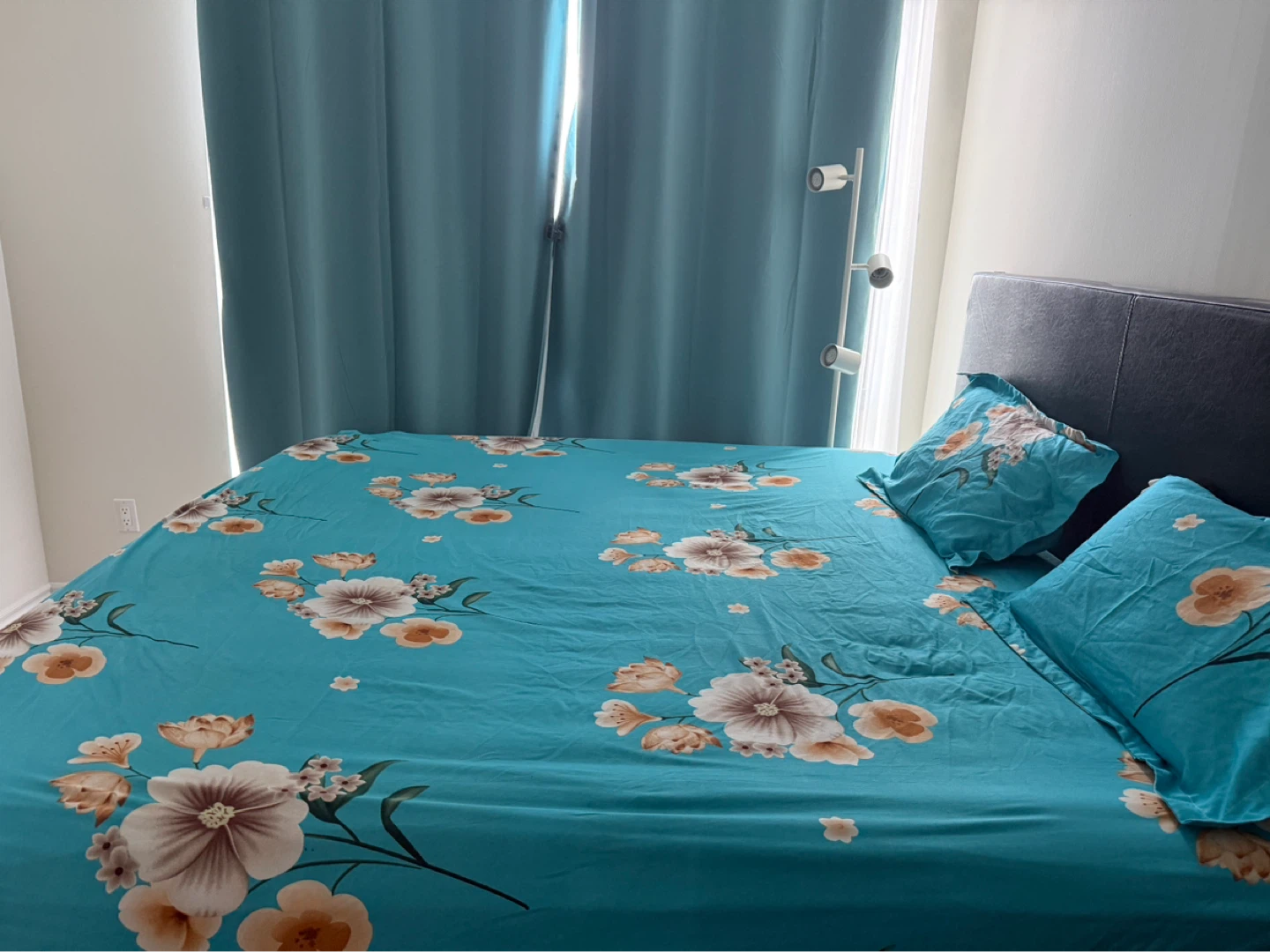 King Size Bed Frame with Headboard – Excellent Condition - photo 2