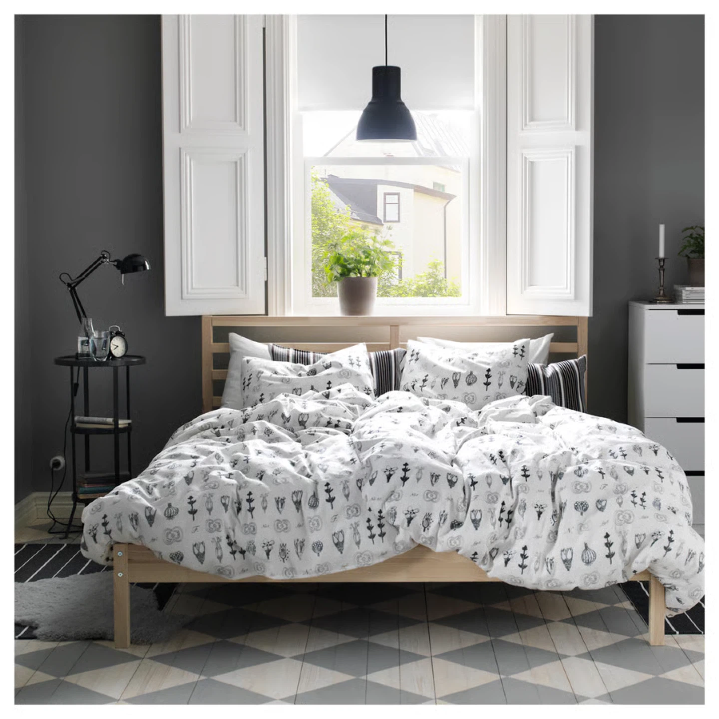 IKEA NEIDEN Bed Frame - Queen - photo 4