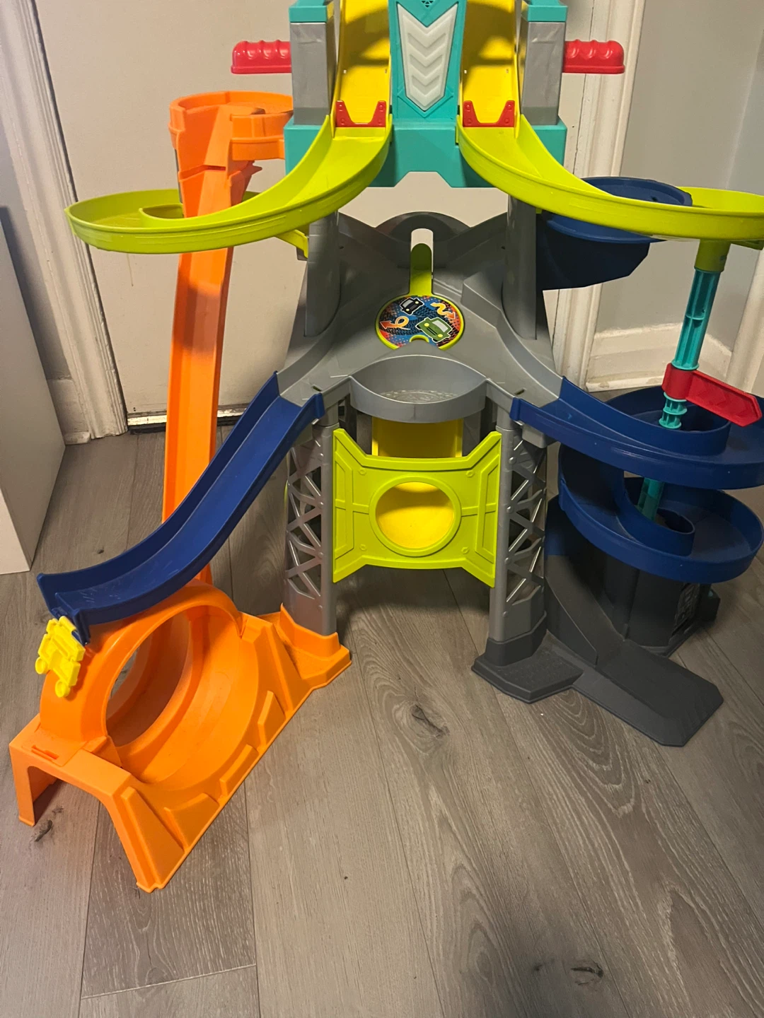 Hot Wheels City Mega Car Wash Tower Playset