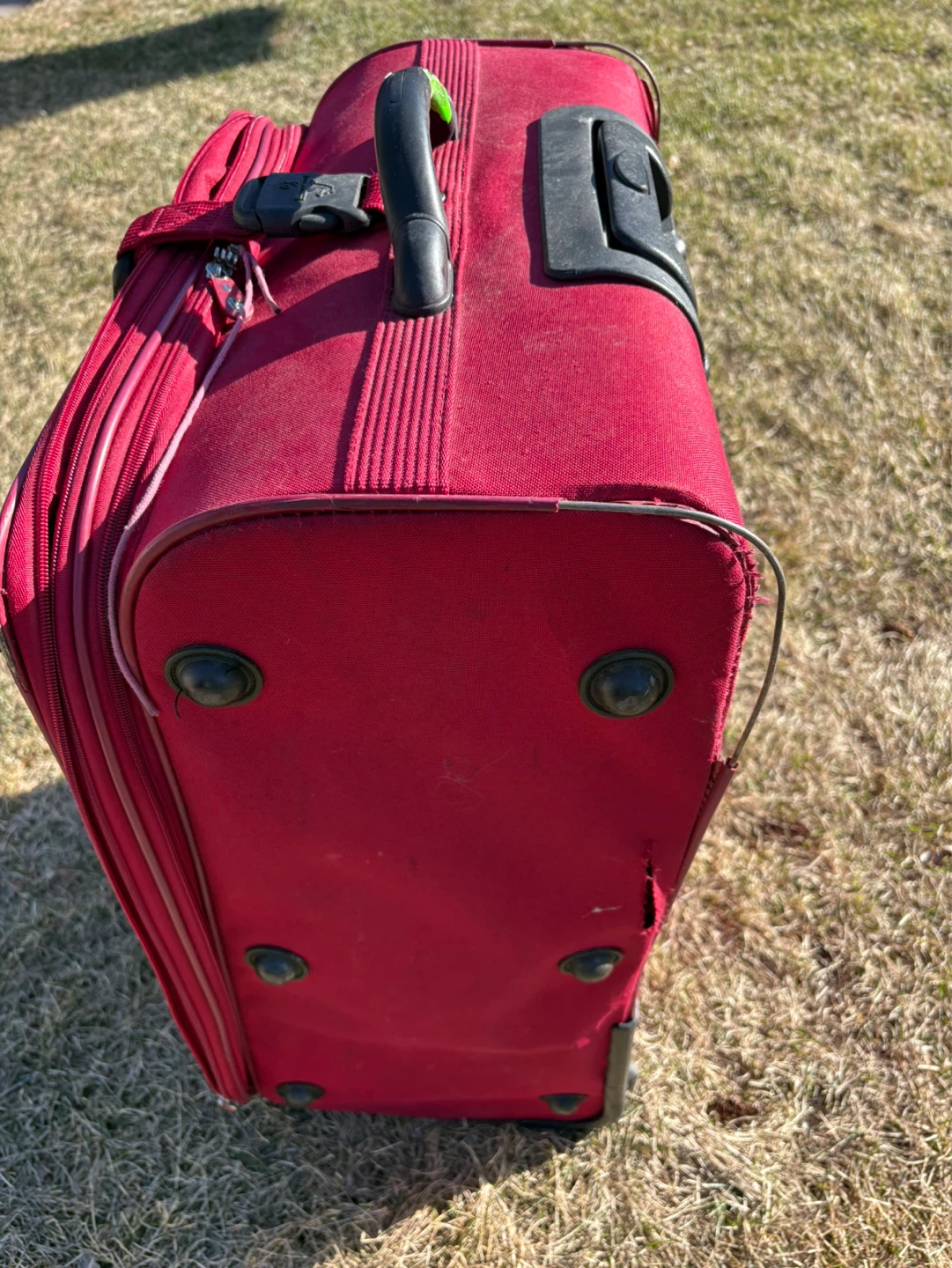 Red Delsey Luggage Suitcase 28 inches - photo 4