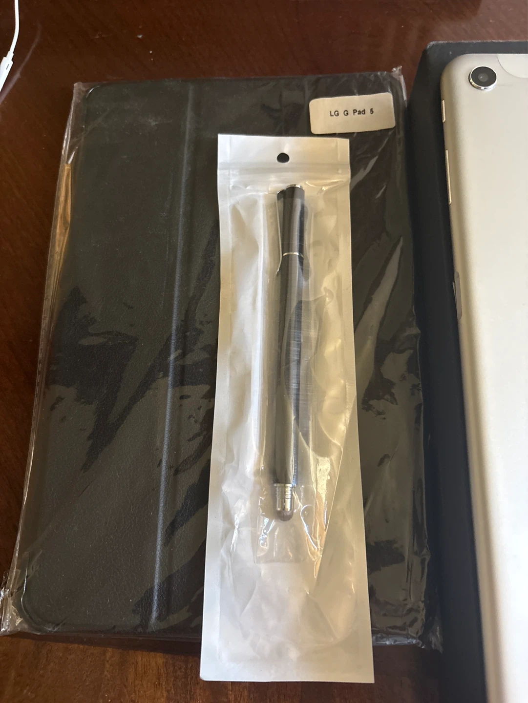 LG G Pad 5 10.1 FHD Tablet with Case and Stylus - photo 3