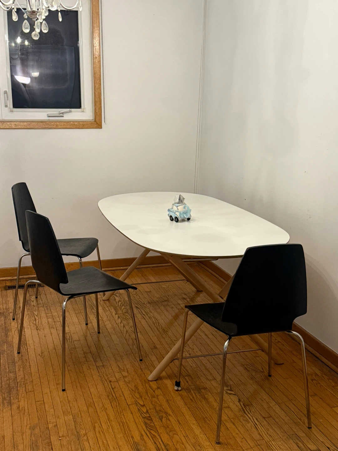 White Oval Dining Table with Black Chairs (Set of 3) - photo 4
