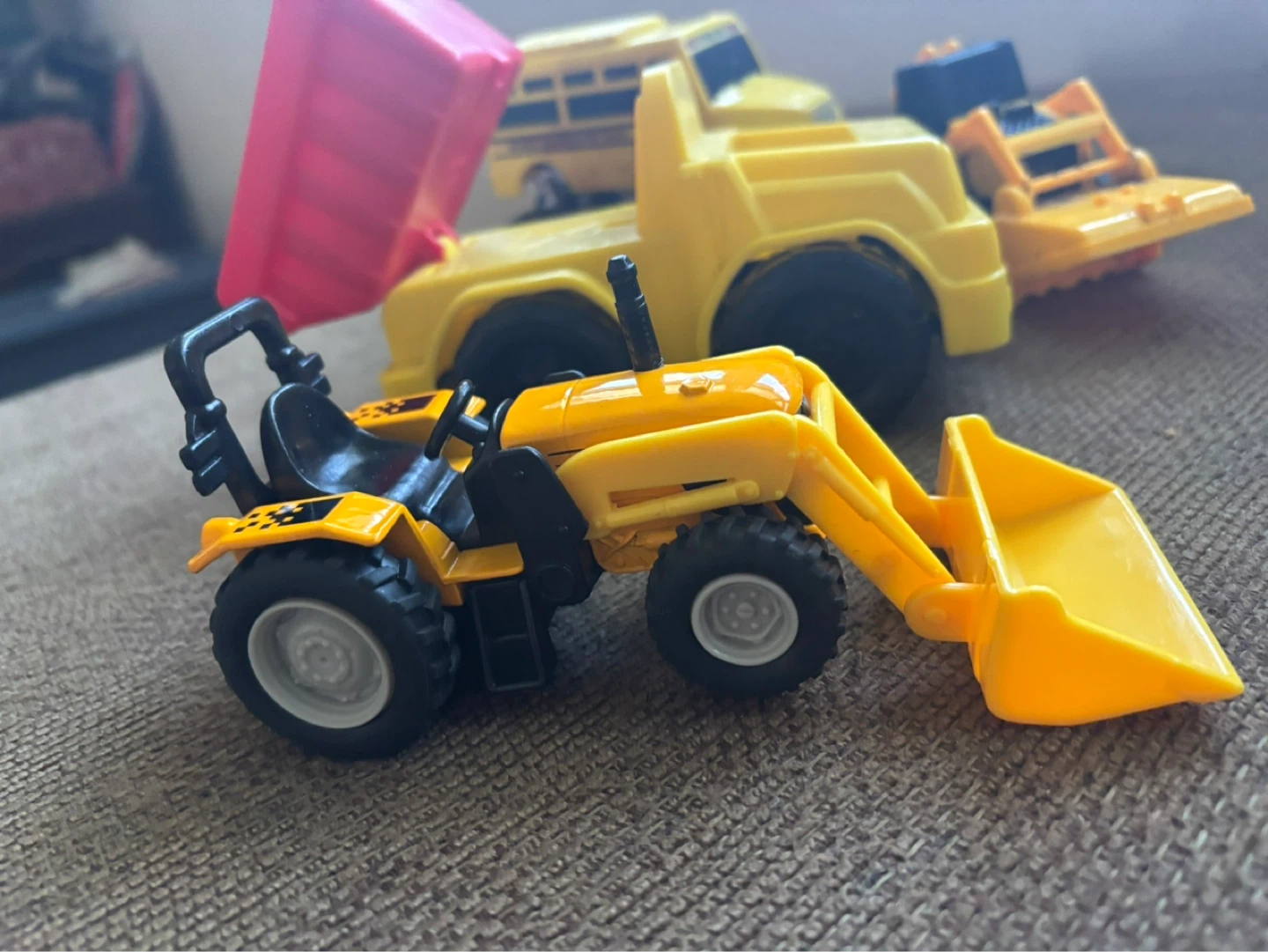 Sand box toys Toy Construction & School Bus Vehicles - photo 2