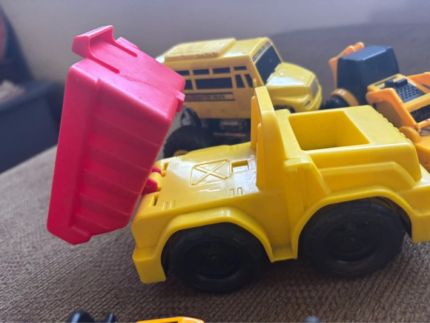 Sand box toys Toy Construction & School Bus Vehicles - photo 3