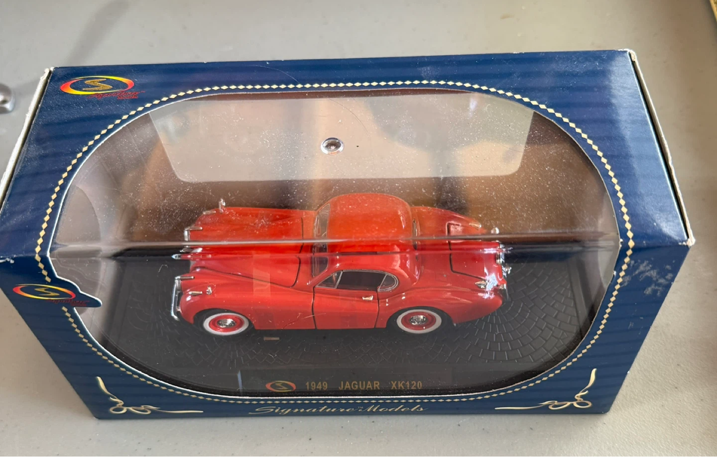 Sunstar Signature Models 1949 Jaguar XK120 Diecast Model Car - photo 2