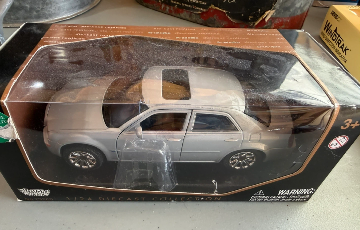 Motor Max 1/24 Diecast Collection Car - photo 2