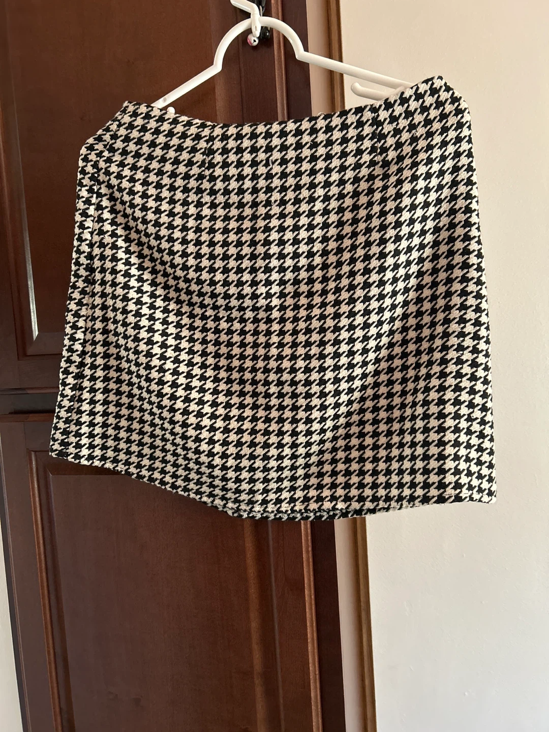 Houndstooth Pattern Mini Skirt