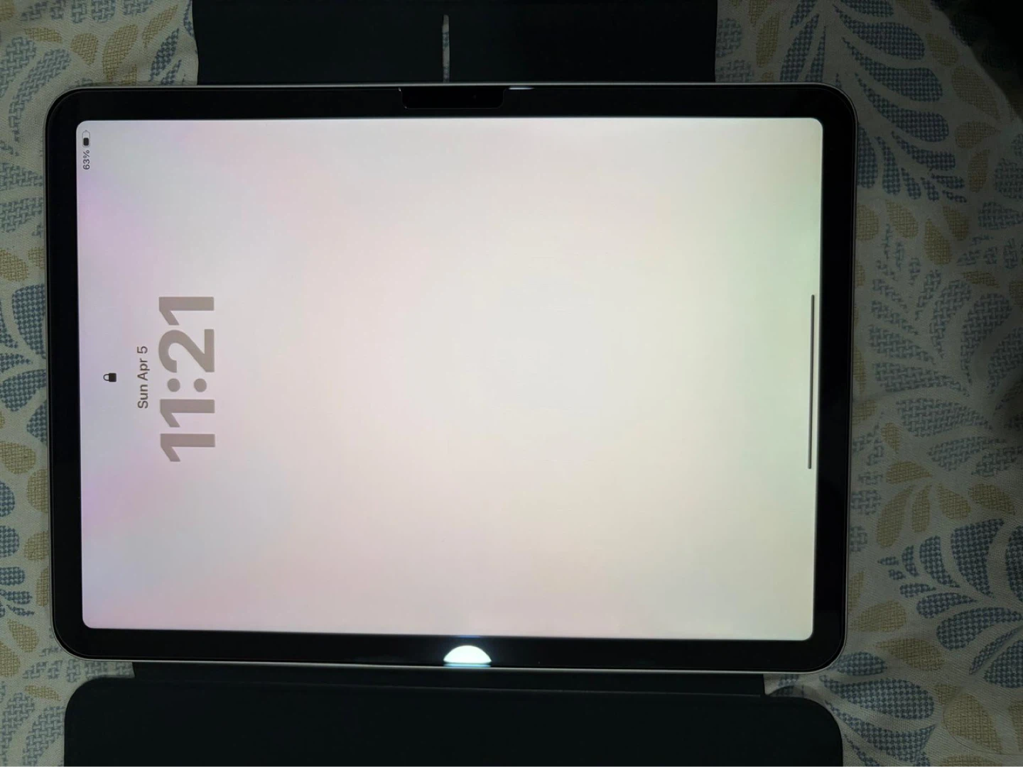 Apple iPad Air 6th gen M2 and 256GB – Like New | Premium Bundle - photo 2