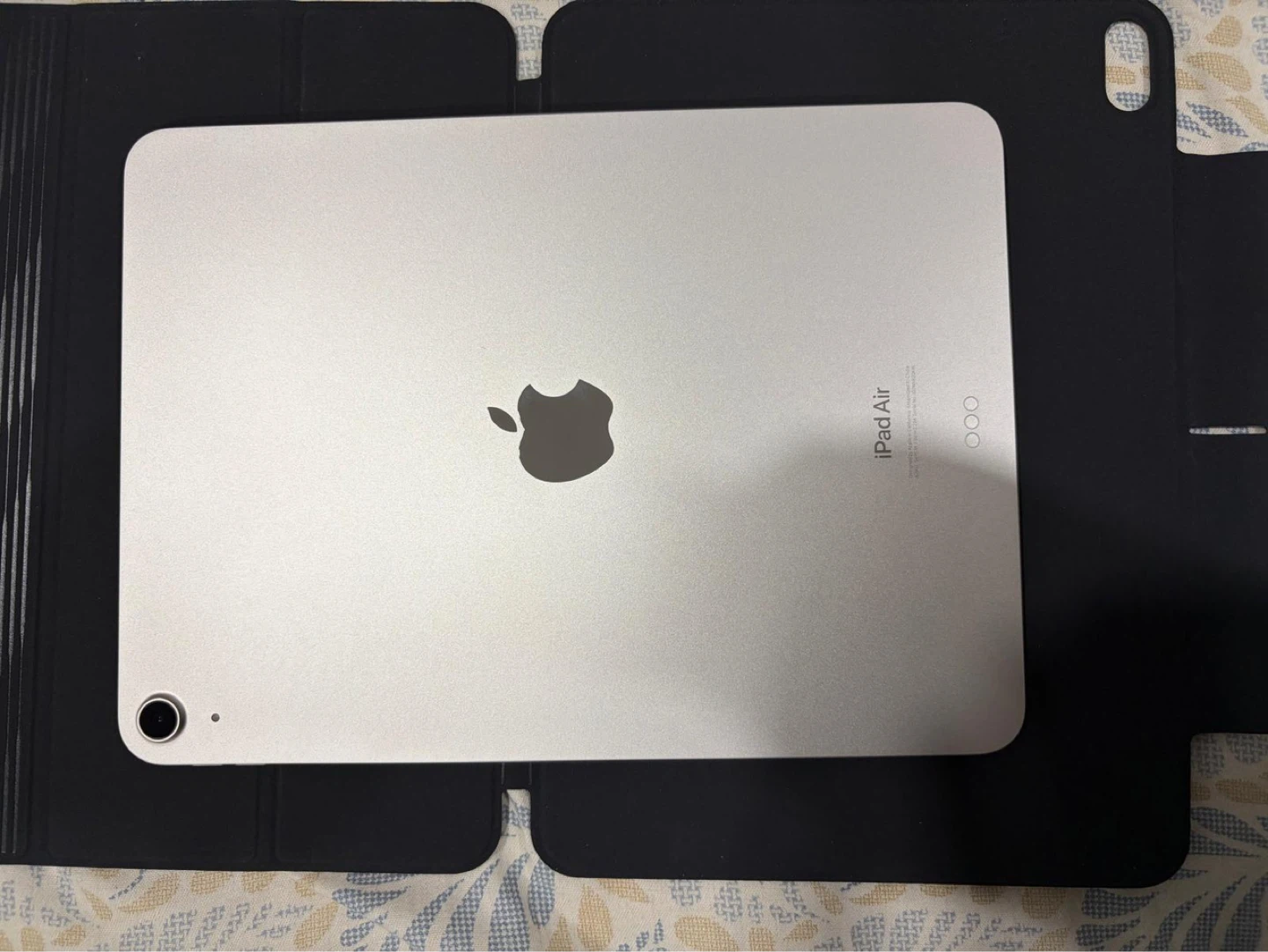 Apple iPad Air 6th gen M2 and 256GB – Like New | Premium Bundle - photo 3
