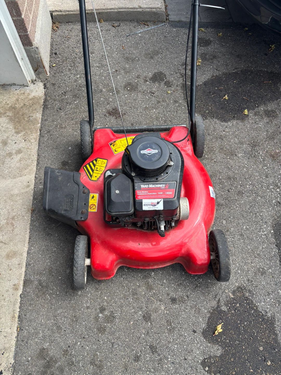 Yard Machines Lawn Mower - photo 3