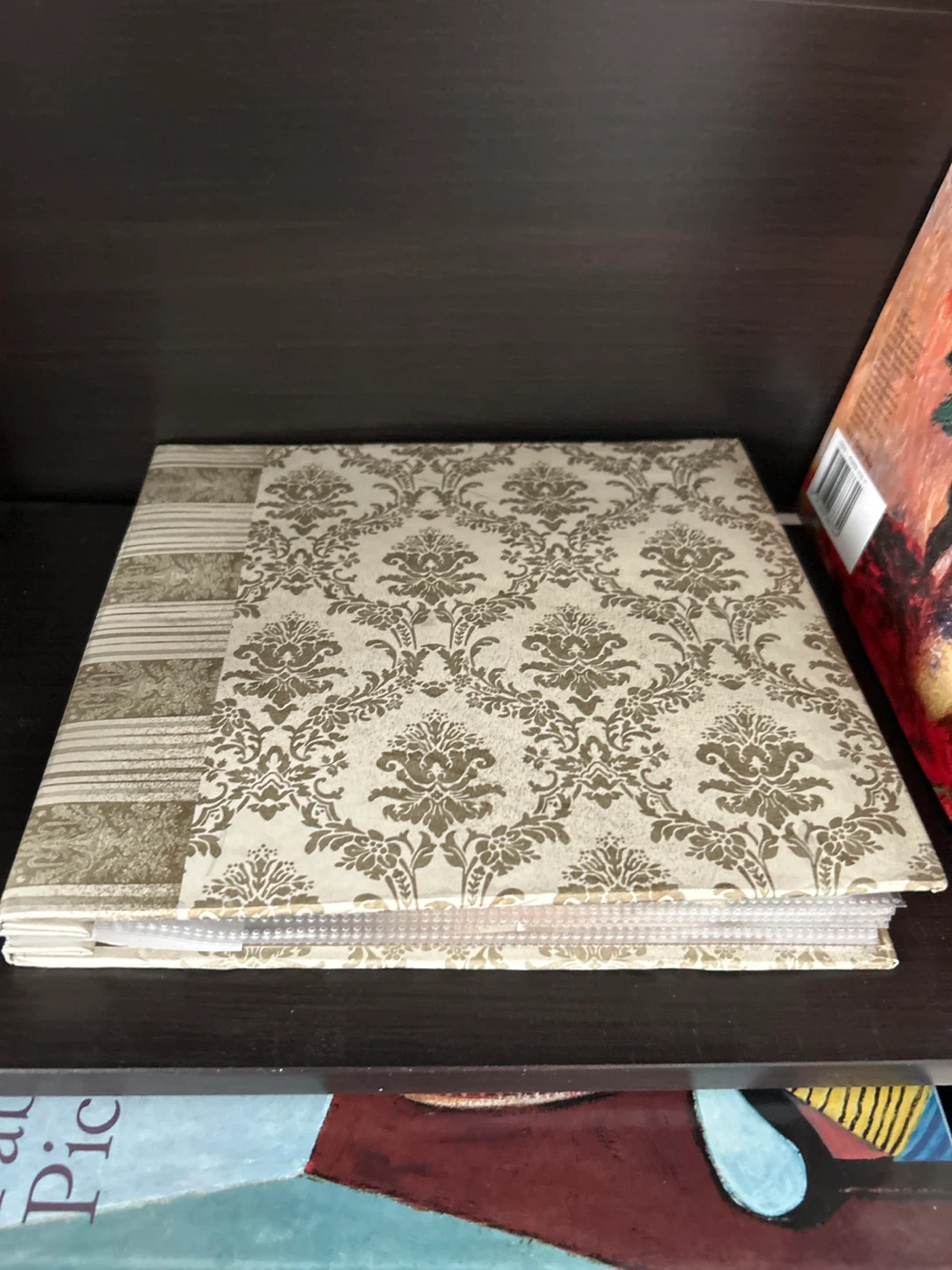 Damask Pattern Photo Album - photo 4