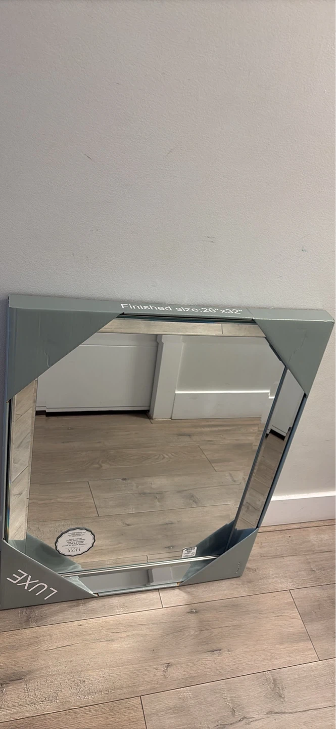 LUXE 26"x32" Finished Size Mirror
