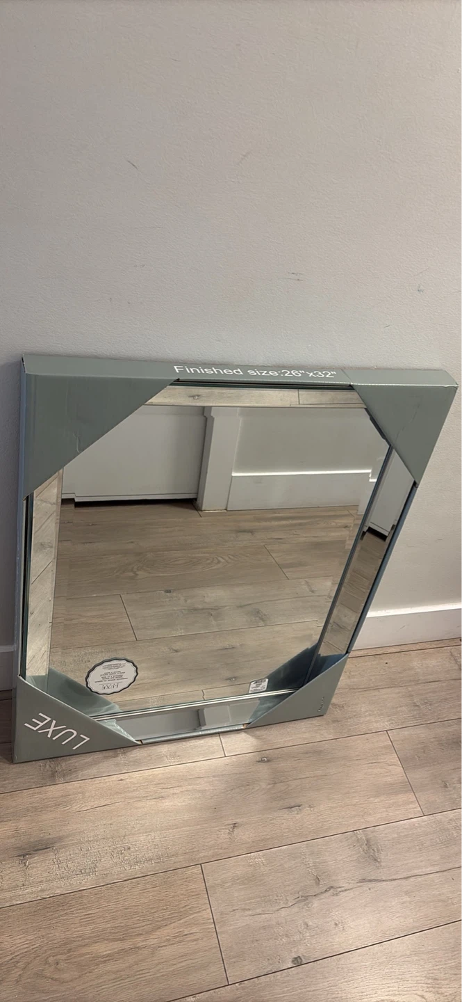 LUXE 26"x32" Finished Size Mirror - photo 2