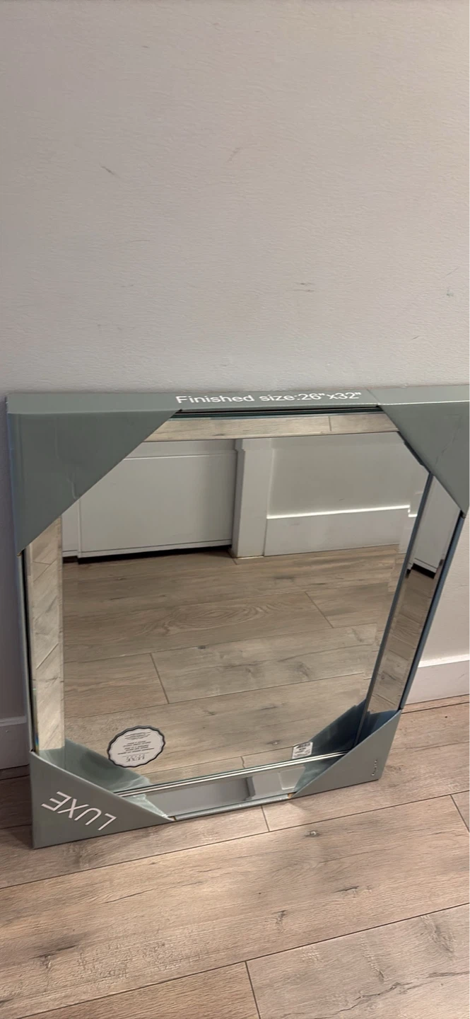 LUXE 26"x32" Finished Size Mirror - photo 3