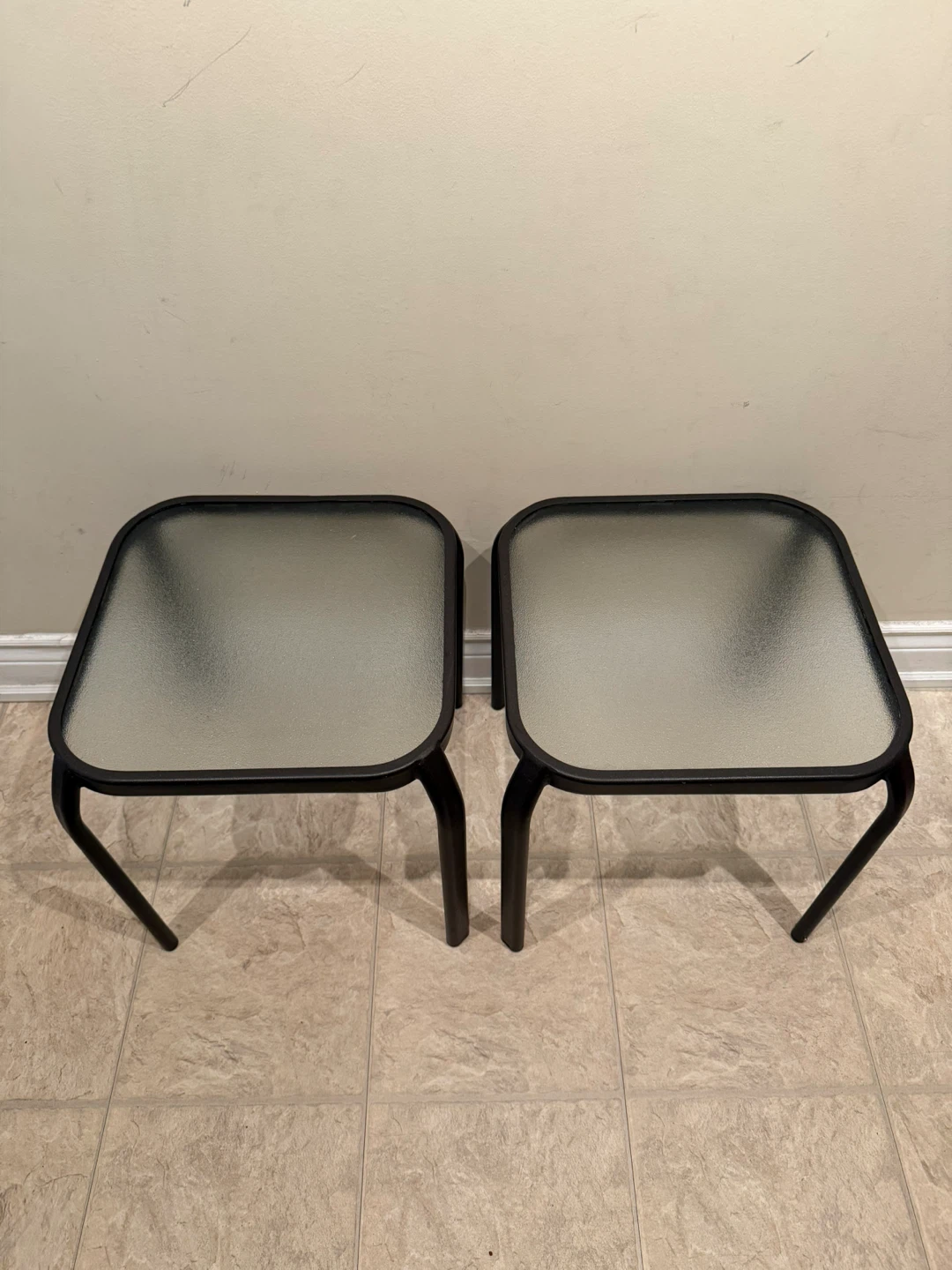 Set of 2 Side Tables with Frosted Glass Tops