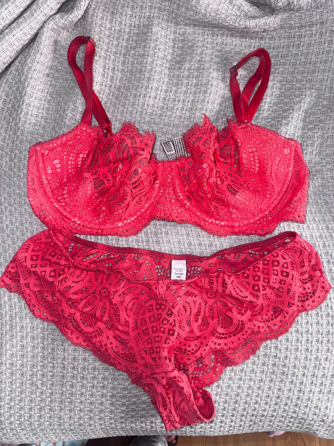 Pre-loved Victoria's Secret Bra & Cheeky Panty Set - Salmon,