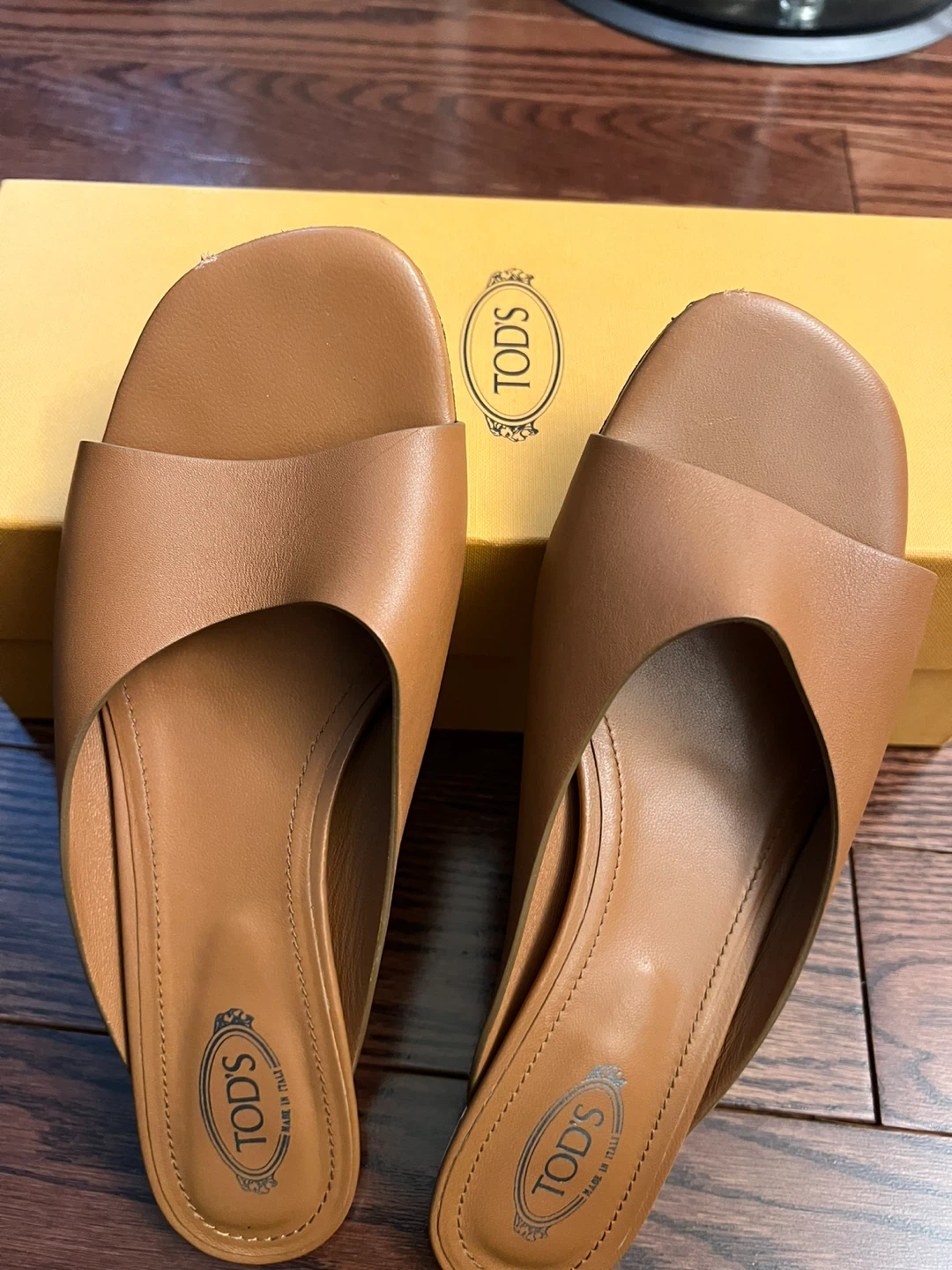TOD'S Women's Brown Leather Slide Sandals Size 7.5 - photo 2