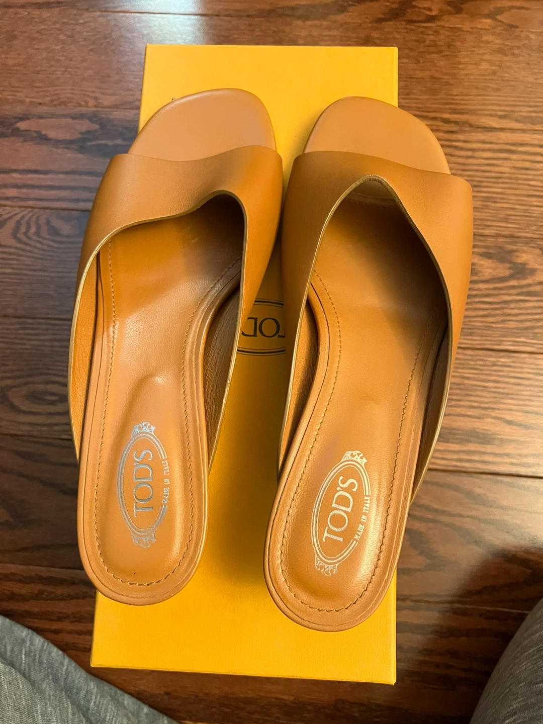 TOD'S Women's Brown Leather Slide Sandals Size 7.5