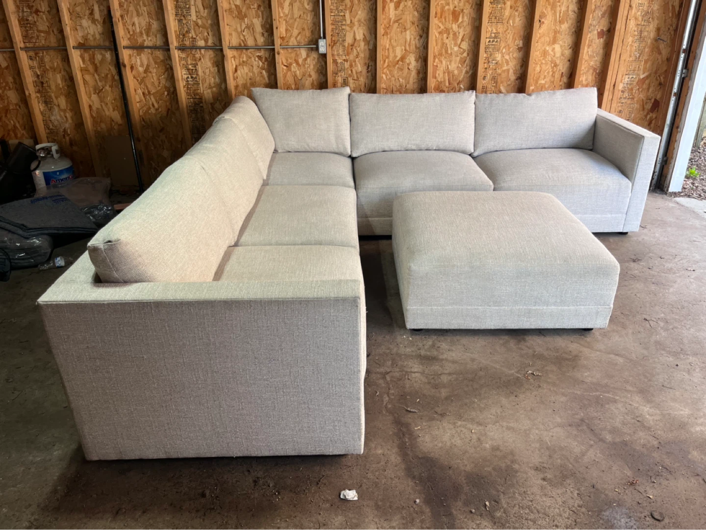 FREE DELIVERY - Bernhardt Large Sectional w/ Ottoman - photo 2