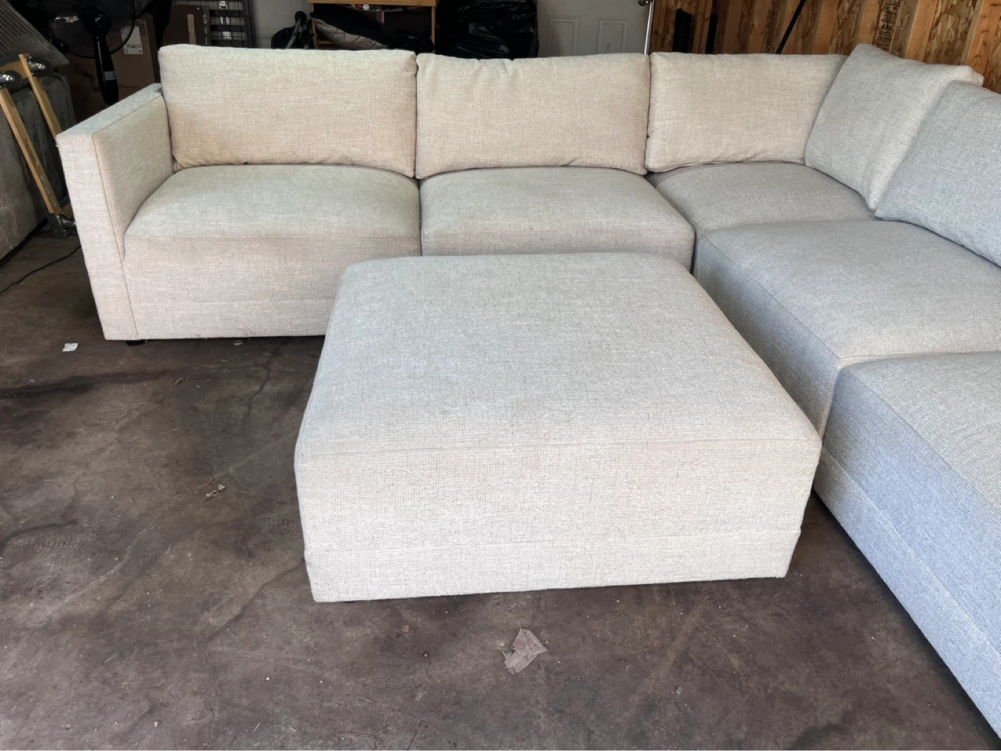FREE DELIVERY - Bernhardt Large Sectional w/ Ottoman - photo 5
