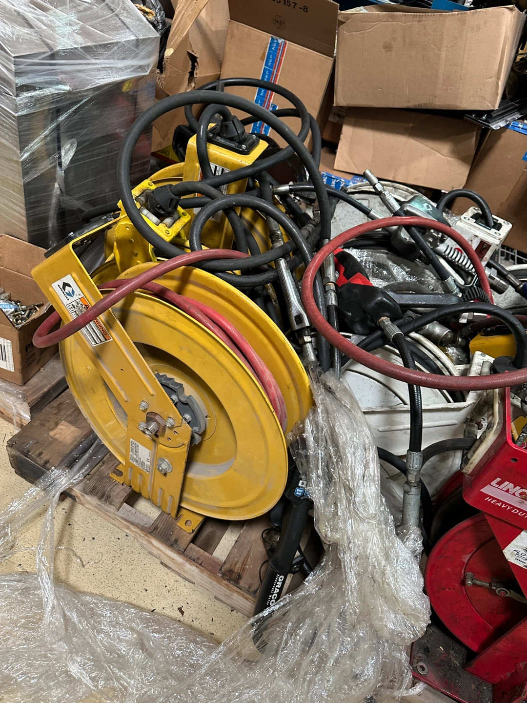 Graco Air Hose Reels (3) - photo 2