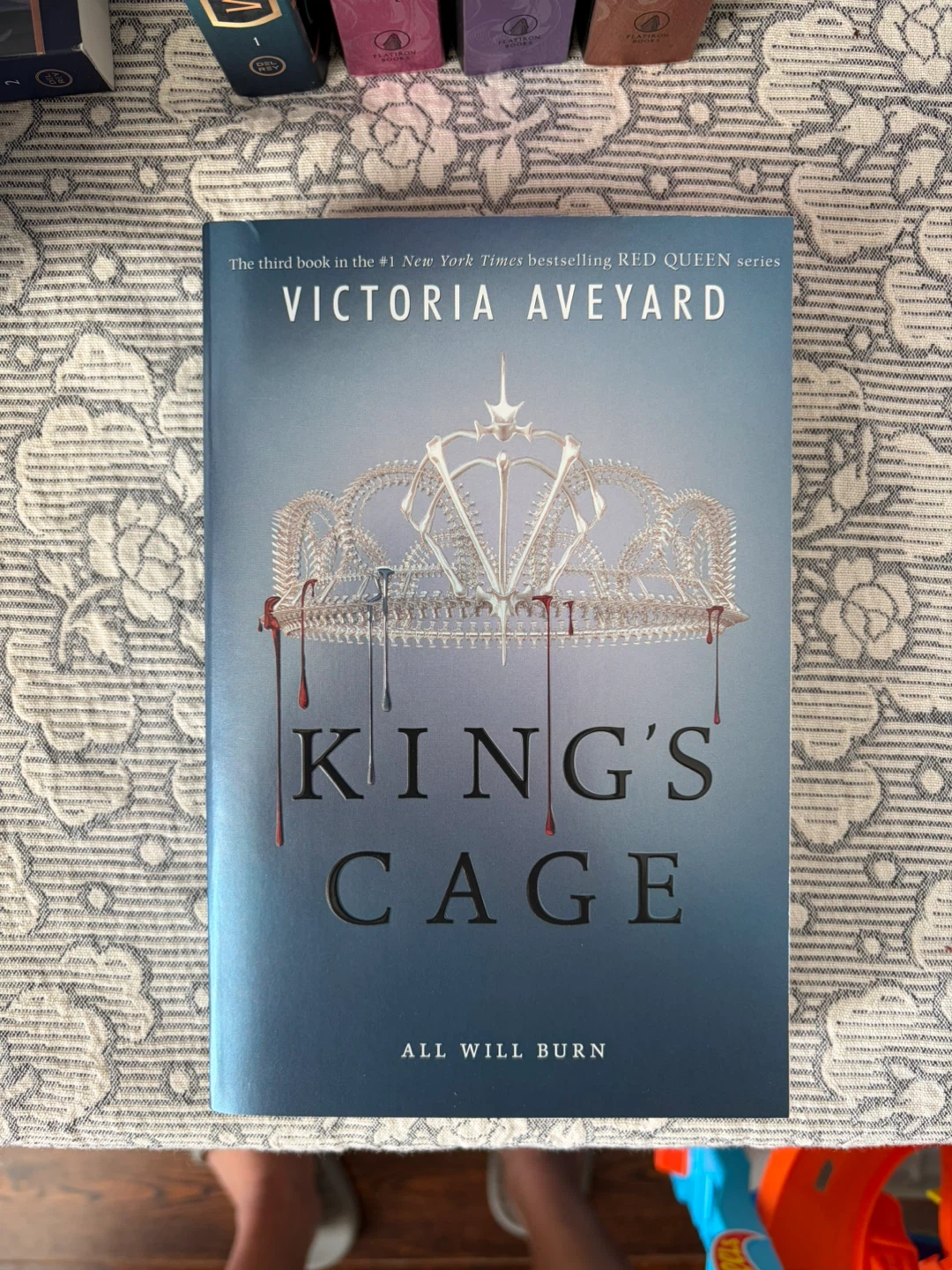 Victoria Aveyard Red Queen Series Books 1-4 - photo 4