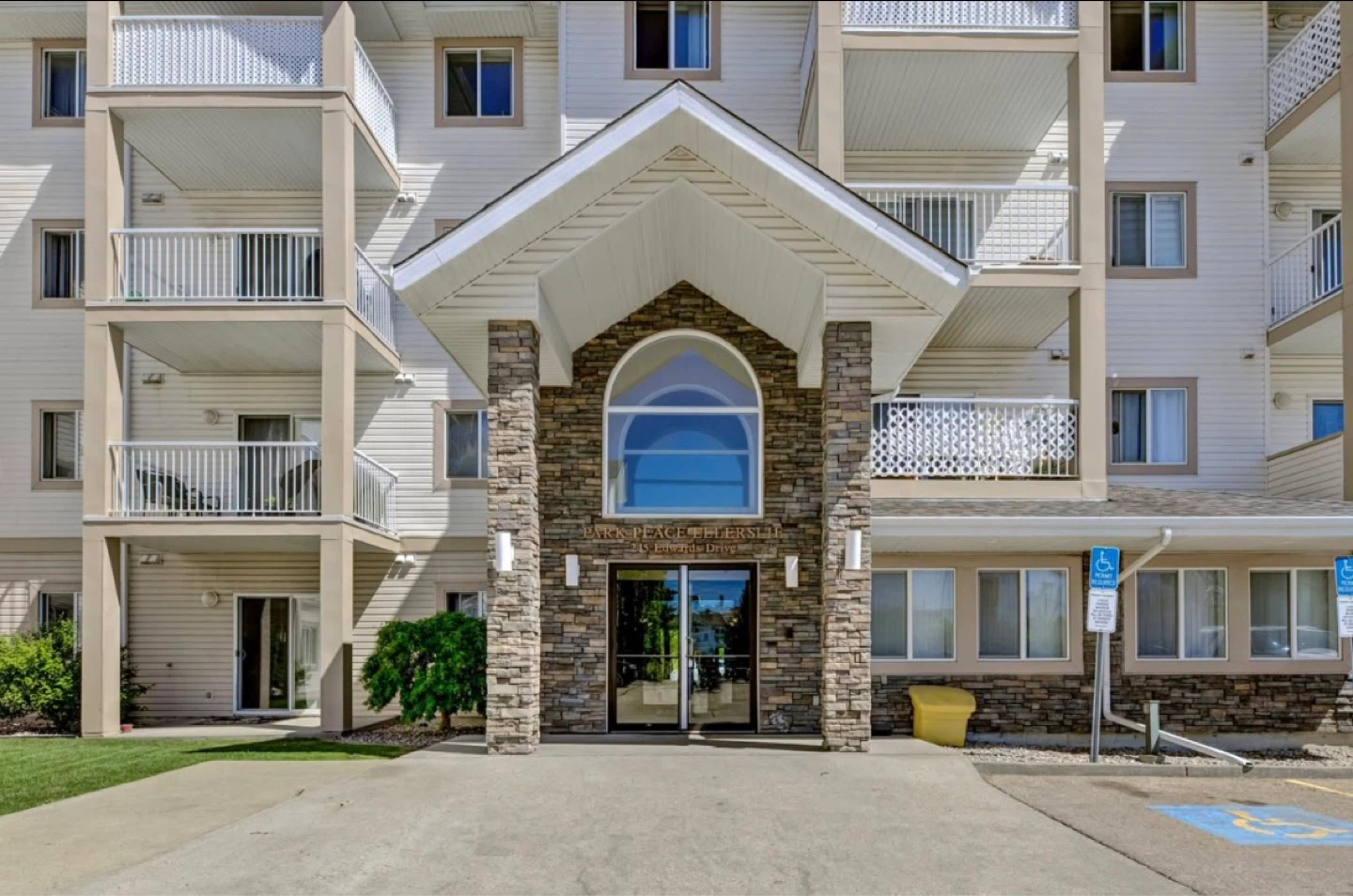 2 bedrooms and 2 bathrooms in Ellerslie crossing