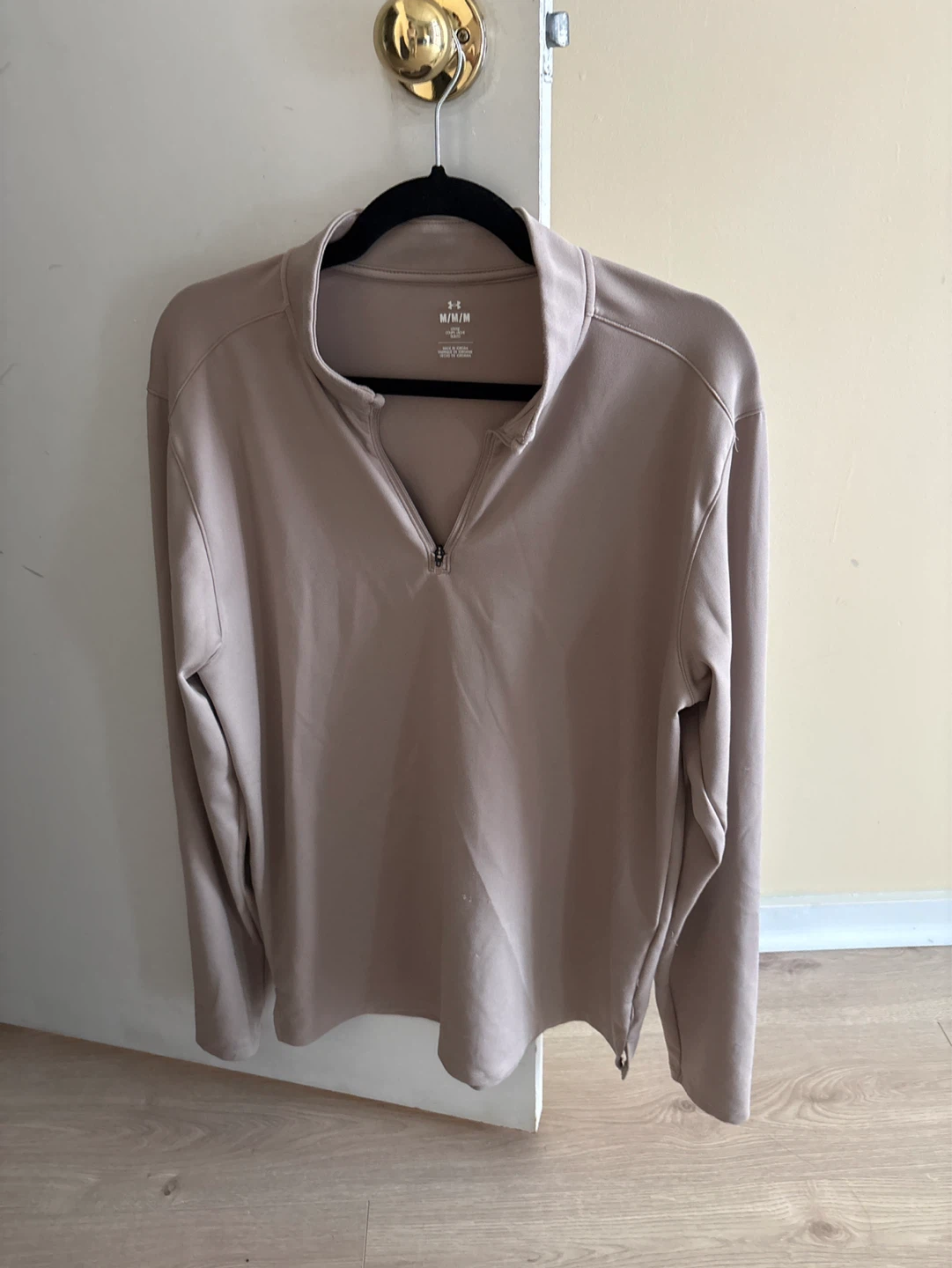 Under Armour 1/4 Zip Long Sleeve Shirt - Medium