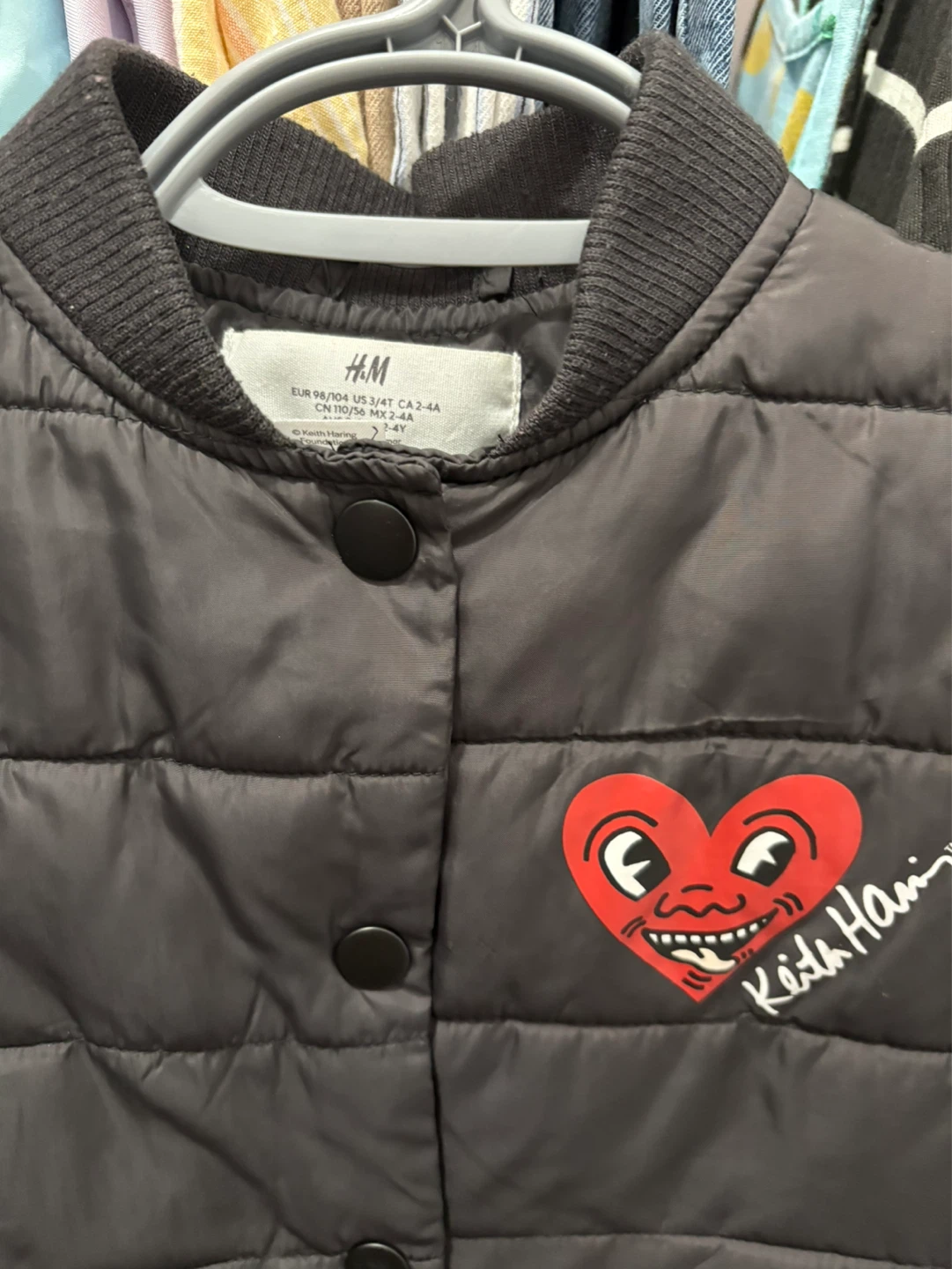 H&M Kids Keith Haring Heart Vest - Size 3T - photo 2
