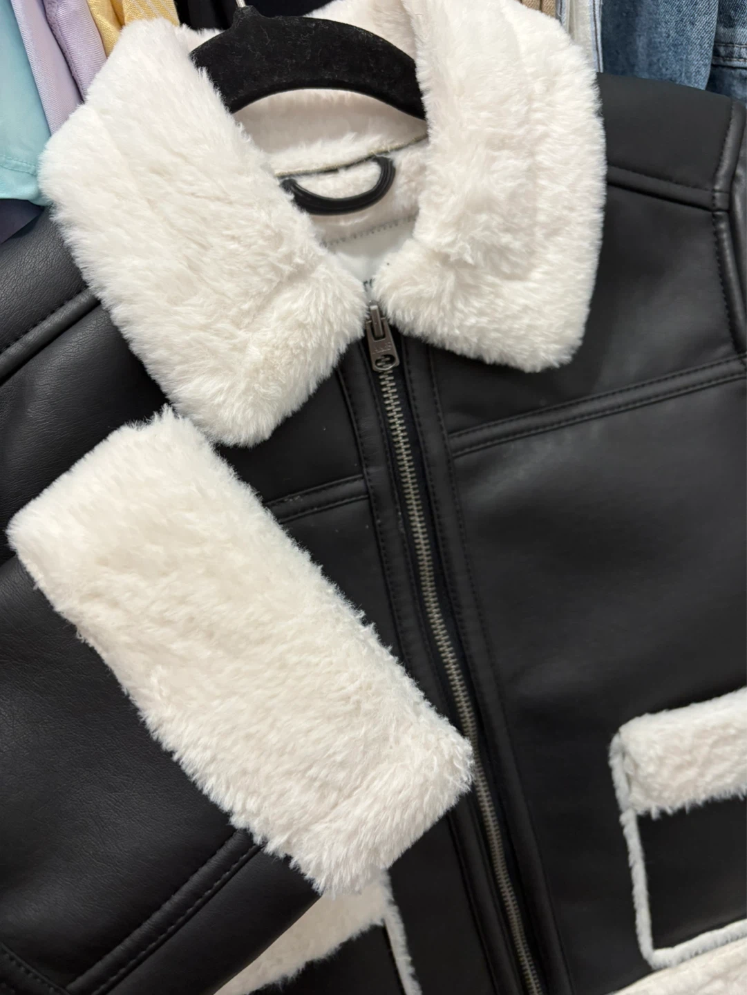 Abercrombie Kids Black Faux Leather & Sherpa Jacket Size 7/8 - photo 2
